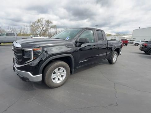 Used 2023 GMC Sierra 1500 Pro w/ Pro Value Package AWD/4WD image 4