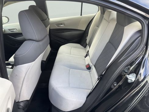 Used 2020 Toyota Corolla LE image 11