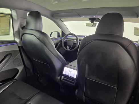 Used 2026 Tesla Model Y AWD image 31