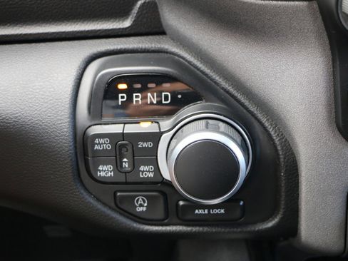 Used 2023 RAM 1500 Big Horn AWD/4WD image 25