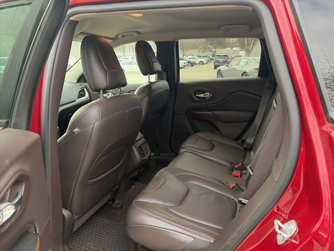 Used 2014 Jeep Cherokee Trailhawk w/ Comfort/Convenience Group image 10