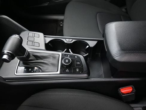 Used 2025 Kia Sportage LX image 20