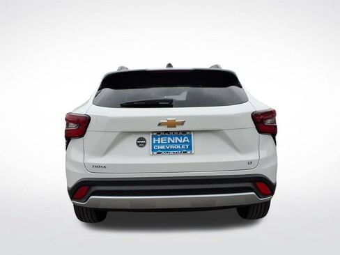 New 2026 Chevrolet Trax LT w/ LT Convenience Package FWD image 4