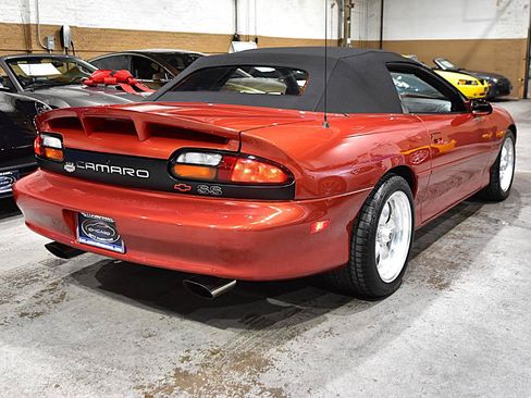Used 2002 Chevrolet Camaro Z28 w/ SS Performance/Appearance Pkg RWD image 14