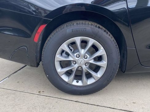 New 2026 Chrysler Pacifica Select AWD/4WD image 27