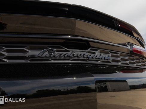 Used 2025 Lamborghini Urus SE image 20