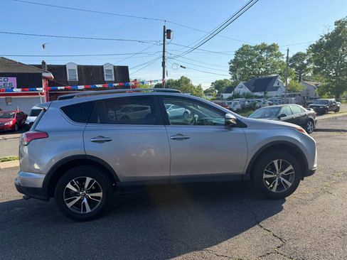 Used 2018 Toyota RAV4 XLE w/ Plus Extra Value Package AWD/4WD image 11