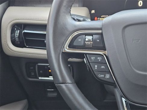 Certified 2022 Lincoln Nautilus Reserve w/ Equipment Group 202A image 27