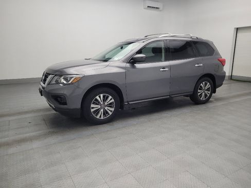 Used 2019 Nissan Pathfinder S image 2
