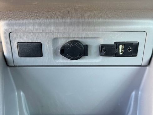 Used 2017 Toyota Prius V Three image 27