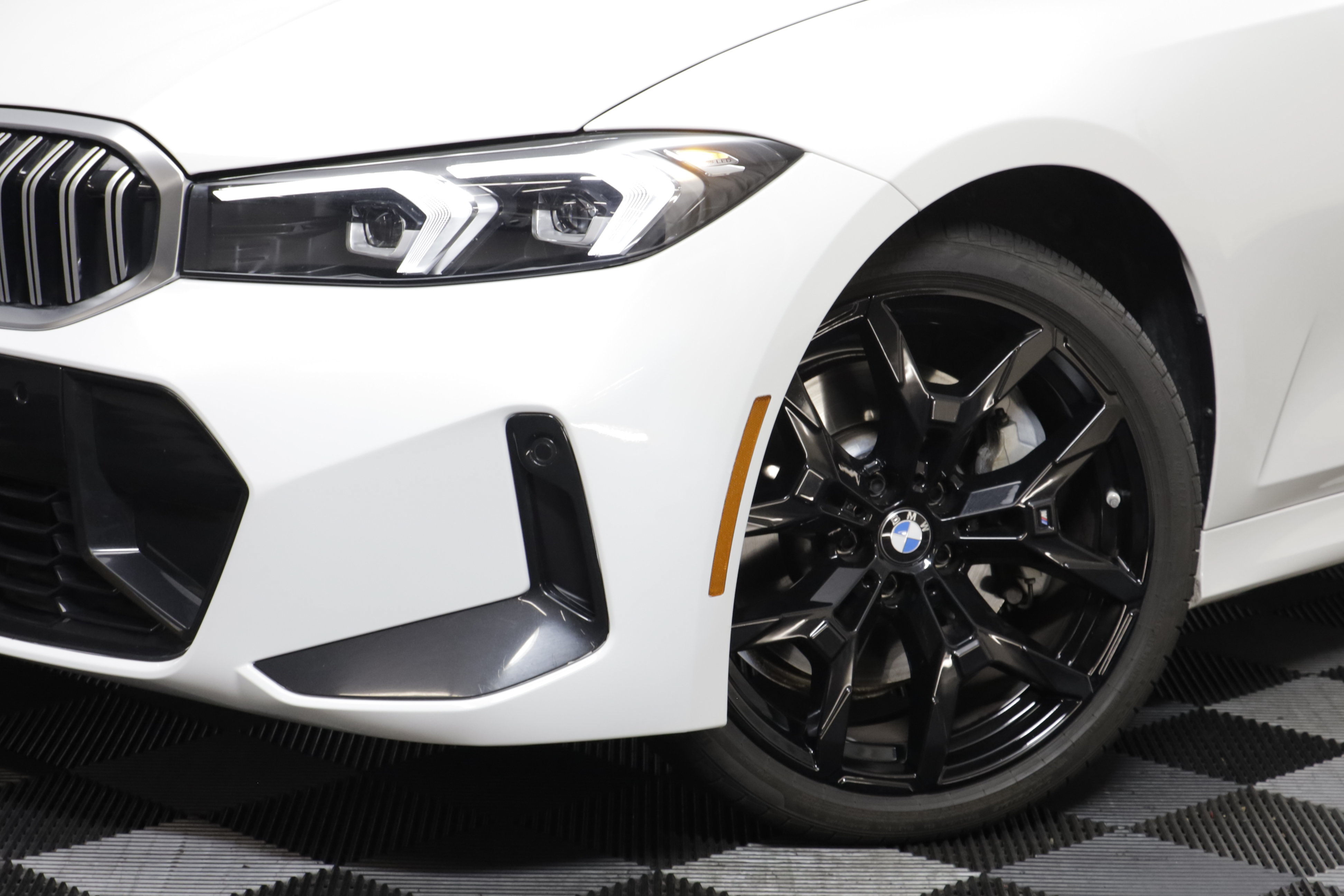Used 2026 BMW 330i xDrive Sedan AWD/4WD image 3