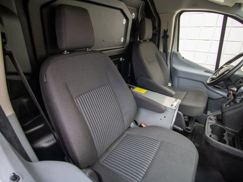 Used 2019 Ford Transit 250 130 Low Roof RWD image 17