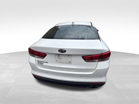 Used 2018 Kia Optima LX FWD image 7