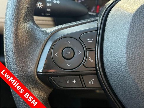 Used 2021 Toyota RAV4 LE image 20