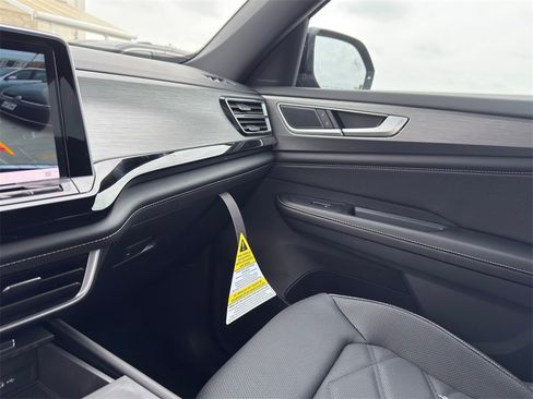 New 2026 Volkswagen Atlas Cross Sport SE image 23