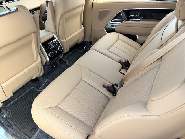 New 2026 Land Rover Range Rover Long Wheelbase SE AWD/4WD image 15
