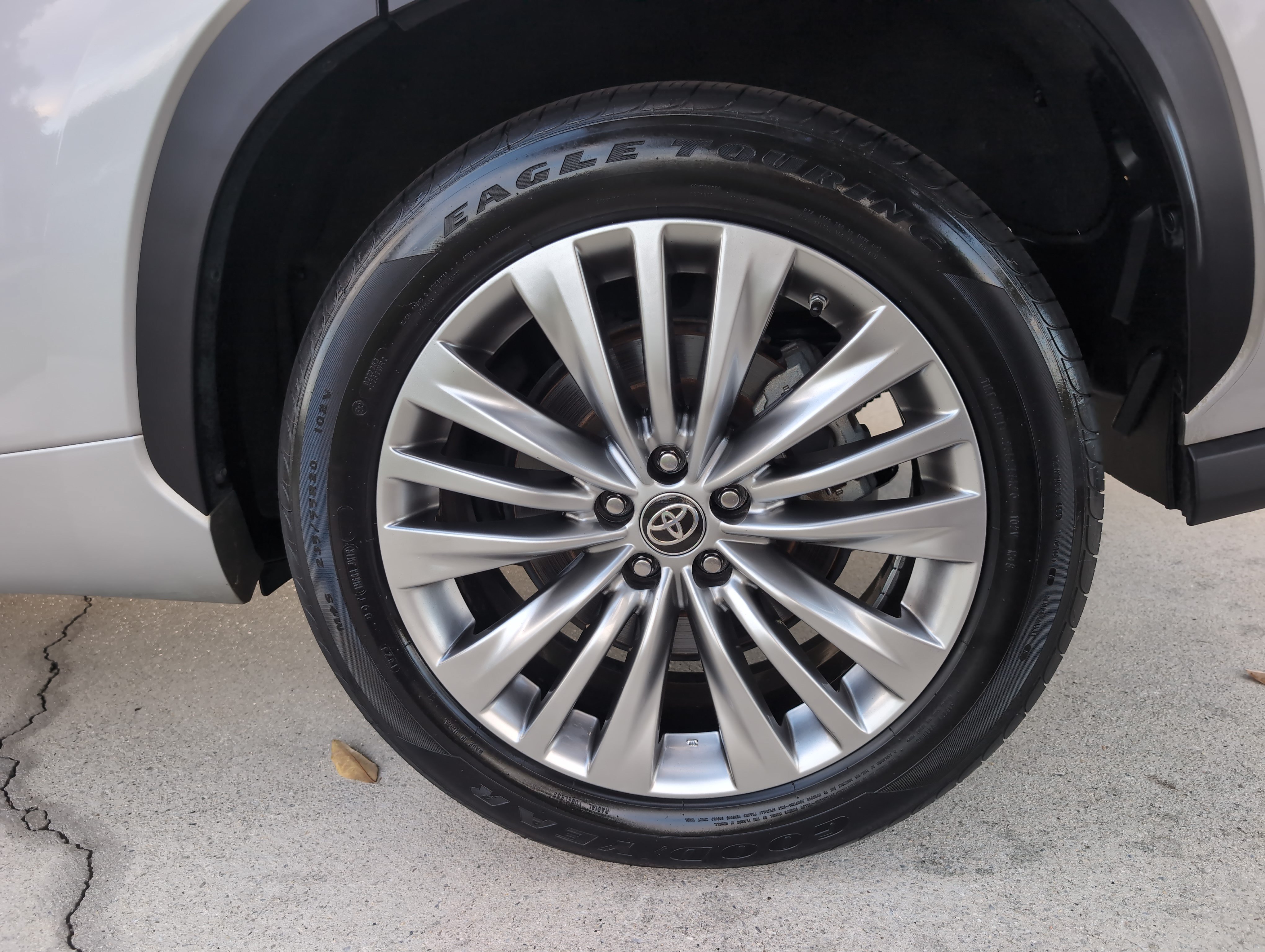 Used 2023 Toyota Highlander Platinum FWD image 13