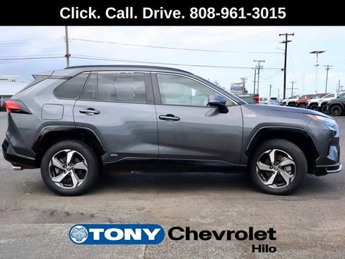 Used 2023 Toyota RAV4 SE image 6