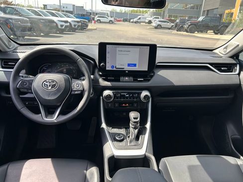 Used 2023 Toyota RAV4 XLE Premium AWD/4WD image 9