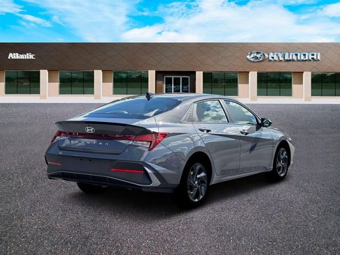 New 2026 Hyundai Elantra Sport FWD image 7