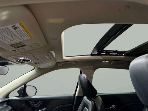 Certified 2024 Lincoln Corsair AWD w/ Equipment Group 101A image 14