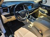 Used 2019 Toyota Highlander Limited image 2