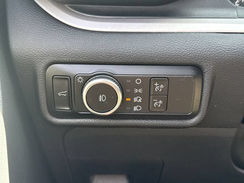 Used 2023 Ford Explorer XLT w/ Equipment Group 202A AWD/4WD image 31