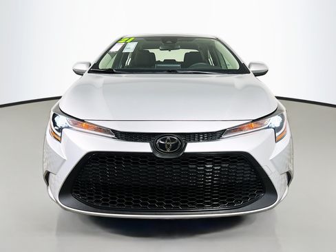 Used 2021 Toyota Corolla LE FWD image 11