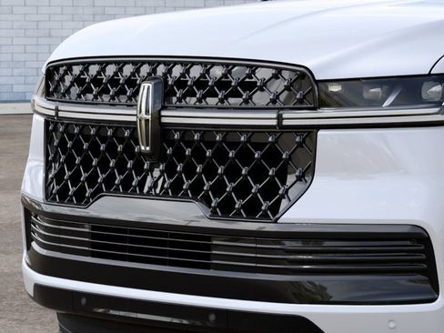 New 2027 Lincoln Navigator Black Label AWD/4WD image 17
