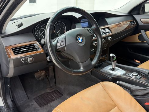 Used 2009 BMW 528i xDrive Sedan AWD/4WD image 4