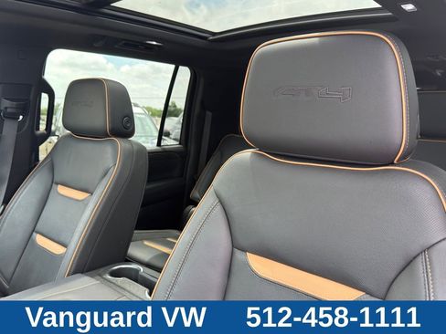 Used 2024 GMC Yukon XL AT4 AWD/4WD image 11
