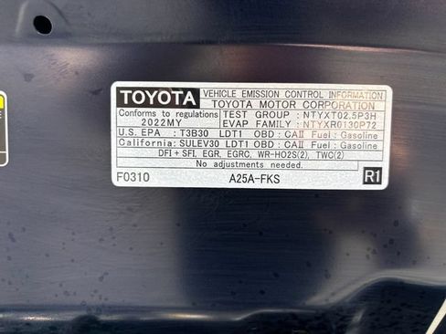 Used 2022 Toyota RAV4 XLE w/ Convenience Package FWD image 10