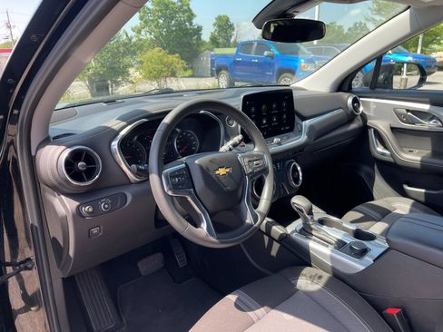 Used 2025 Chevrolet Blazer LT AWD/4WD image 11