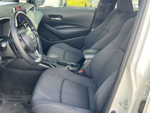 Used 2024 Toyota Corolla SE w/ SE Package FWD image 12