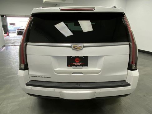Used 2016 Cadillac Escalade Premium image 5