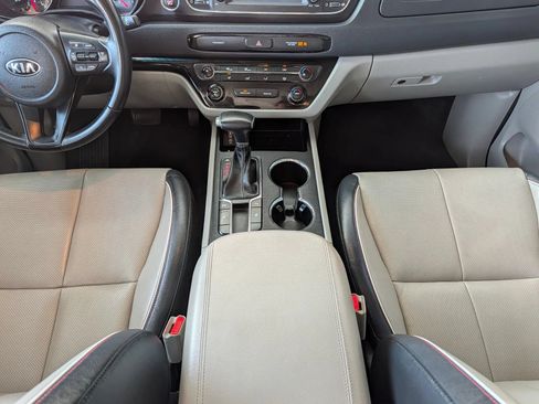 Used 2019 Kia Sedona EX FWD image 40