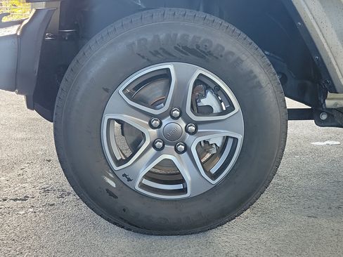Certified 2022 Jeep Wrangler Sport AWD/4WD image 5