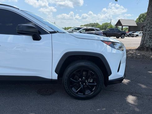 Used 2021 Toyota RAV4 LE FWD image 43