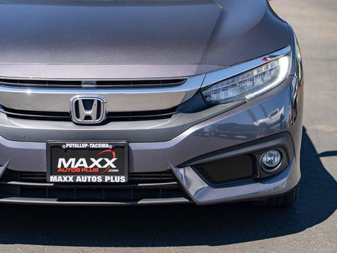 Used 2017 Honda Civic Touring image 5