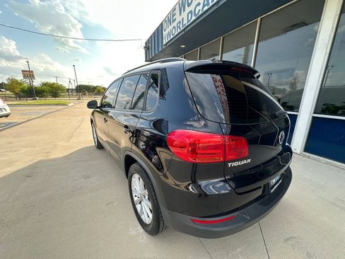 Used 2018 Volkswagen Tiguan Limited w/ Premium Package FWD image 3