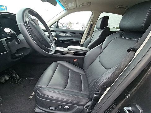 Used 2025 Genesis GV70 2.5T image 10