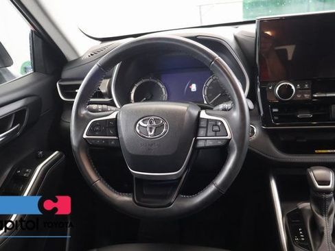 Certified 2023 Toyota Highlander XLE AWD/4WD image 15