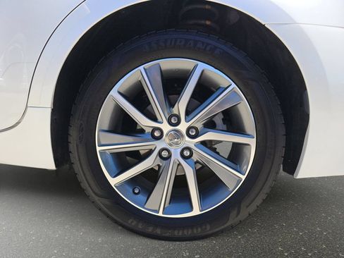 Used 2016 Lexus ES 300h w/ Navigation System Package FWD image 35