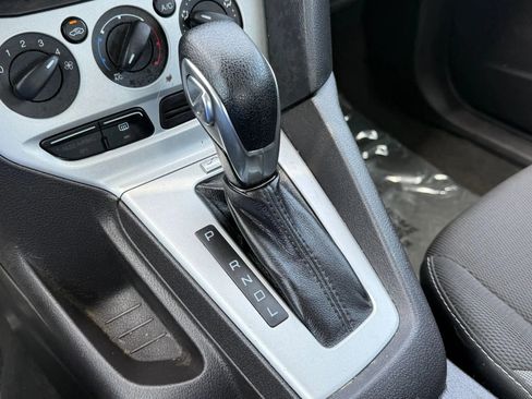 Used 2013 Ford Focus SE FWD image 26