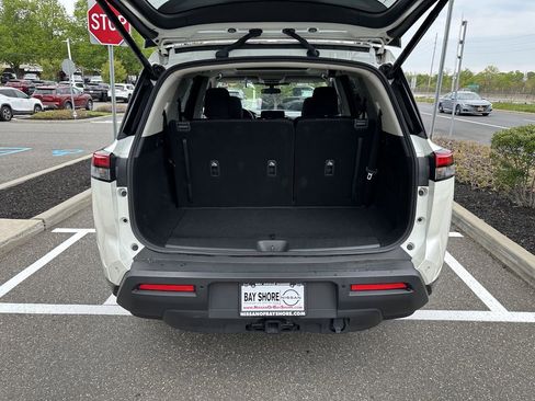 Certified 2024 Nissan Pathfinder SV w/ SV Premium Package AWD/4WD image 35