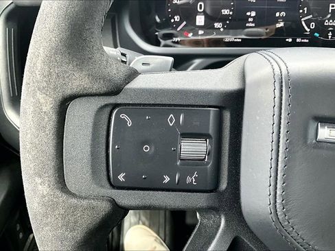 Used 2023 Land Rover Defender 110 V8 image 20
