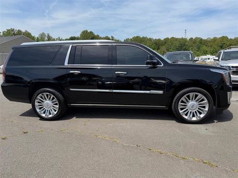 Used 2015 Cadillac Escalade ESV Platinum AWD/4WD image 7