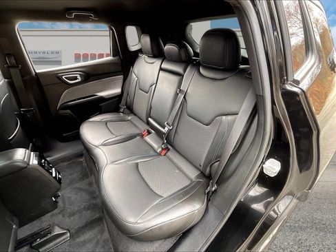 Certified 2025 Jeep Compass Latitude AWD/4WD image 23