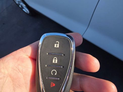 Used 2020 Chevrolet Trax Premier image 34