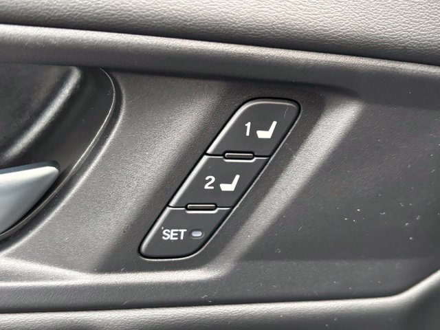 Used 2024 Honda Accord Touring image 7